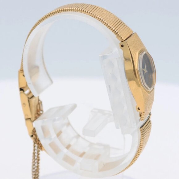 Vintage Seiko 2C20-6510 Octagonal Ladies Quartz Wristwatch Japan Gold Tone main image 5